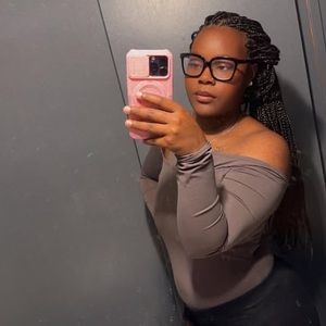 Meet your Posher, Jonee